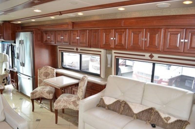 2013 Itasca Ellipse 42GD - 011