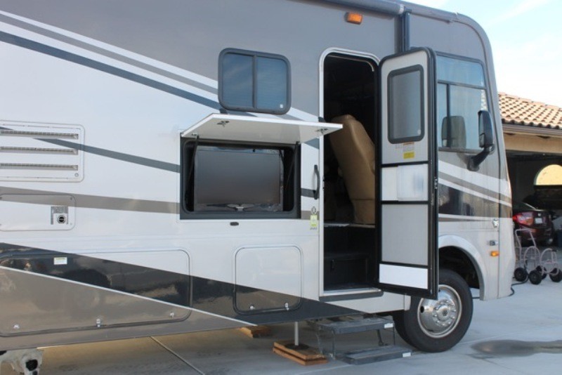 2013 Coachmen Mirada - 003