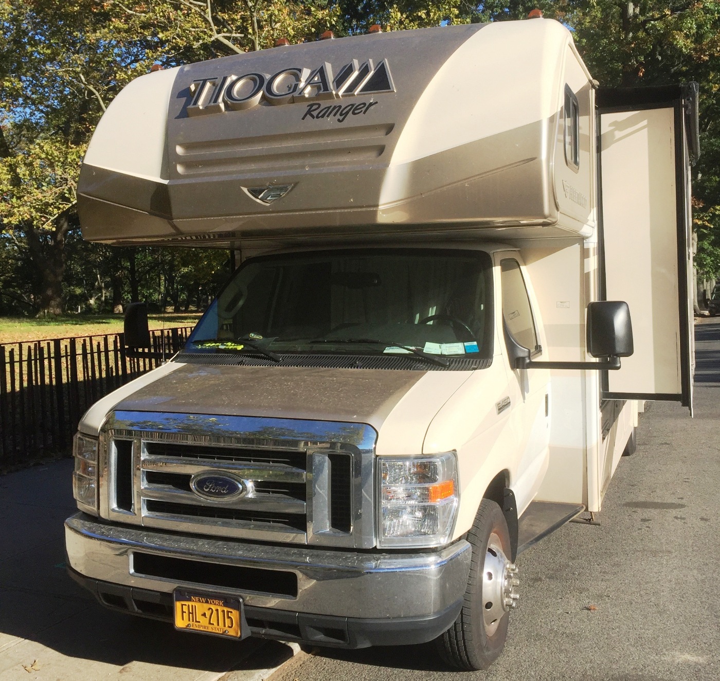 2011 Fleetwood Tioga Ranger 28Y Used Motorhomes and RVs For Sale