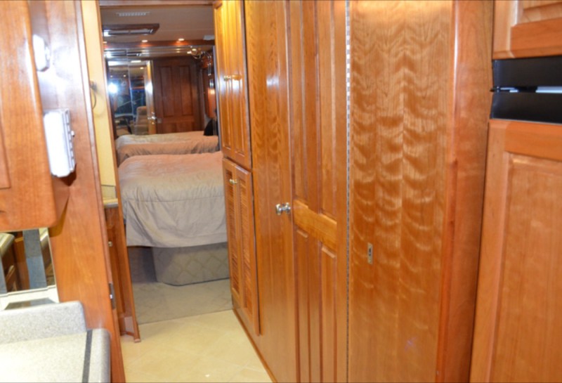 2004 Monaco Dynasty 42 Diamond IV - 026