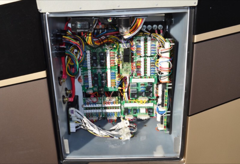 2004 Monaco Dynasty 42 Diamond IV - 039