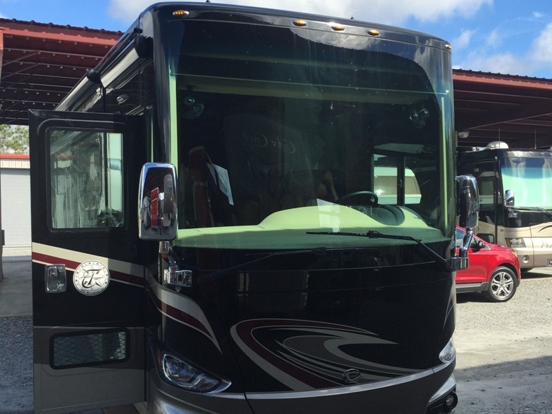 2015 Tiffin Phaeton 40AH