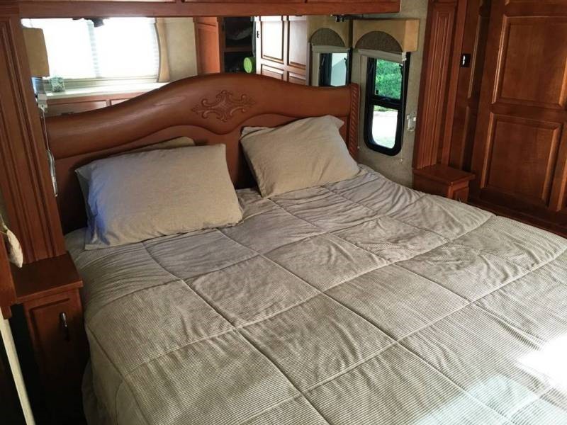 2008 Forest River Charleston 410FK - 006