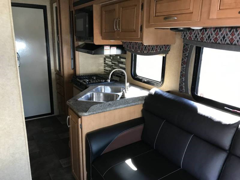 2016 Thor Outlaw 29H Toy Hauler - 003