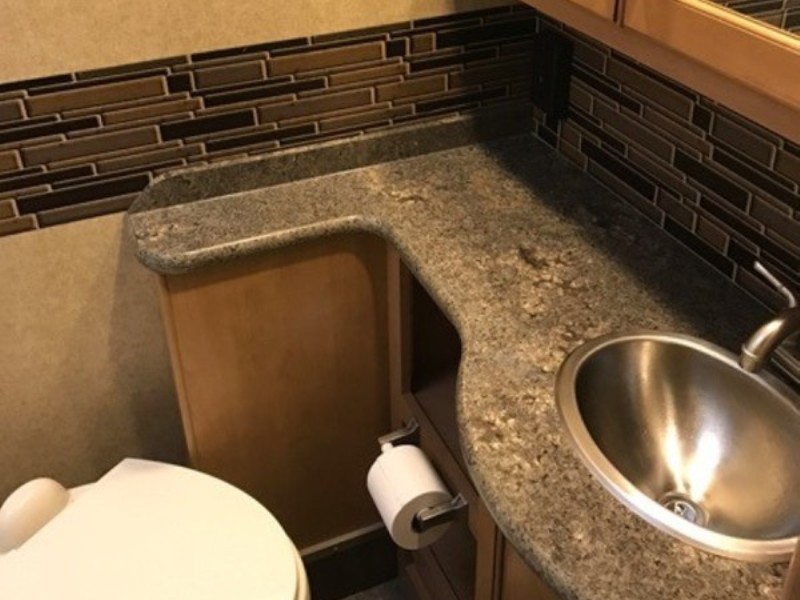 2016 Thor Outlaw 29H Toy Hauler - 004