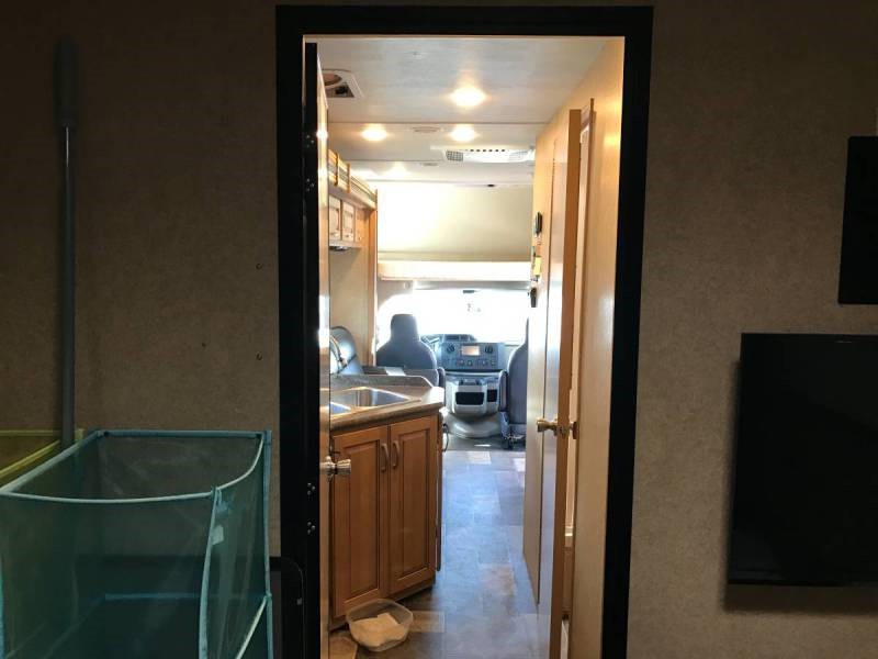 2016 Thor Outlaw 29H Toy Hauler - 010