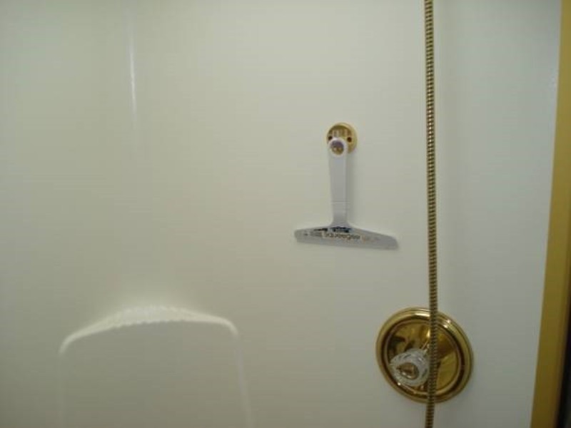 2004 Winnebago Adventurer 38G - 011