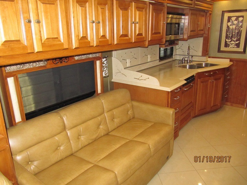 2013 Tiffin Phaeton 40 QBH - 007