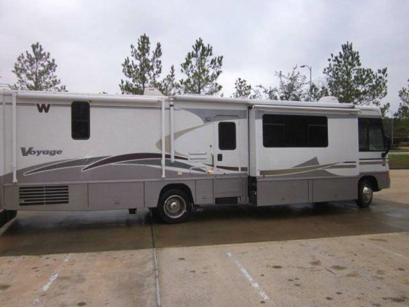 2006 Winnebago Voyage 38J - 003