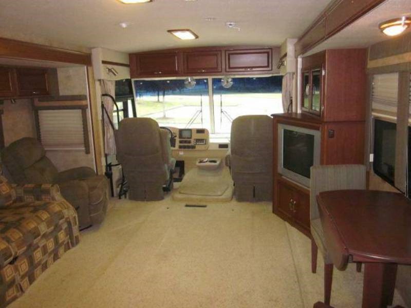 2006 Winnebago Voyage 38J - 006