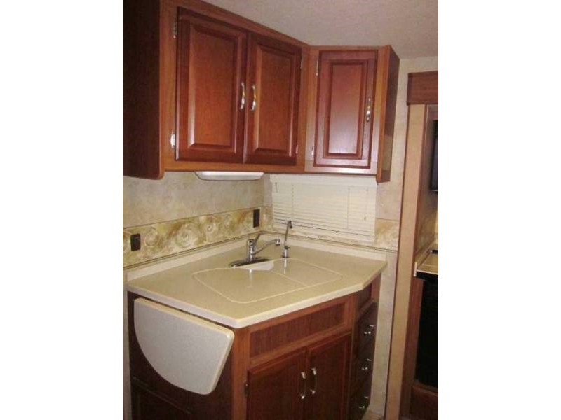 2006 Winnebago Voyage 38J - 011