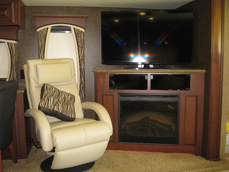 2013 Entegra Coach Aspire 42DEQ - 010
