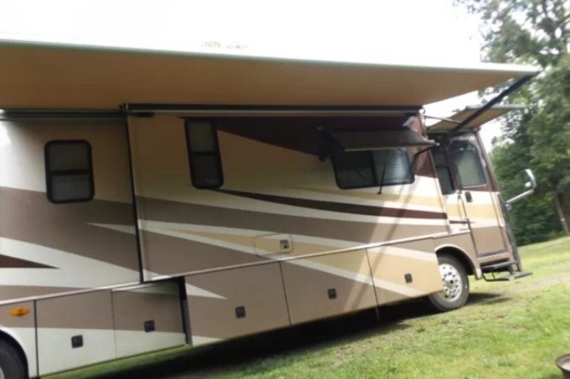 2005 Fleetwood Providence 39S - 005