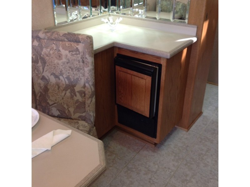 1995 Monaco Crown Royale Signature 40 Admiral - 023