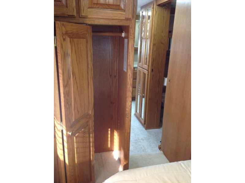 1995 Monaco Crown Royale Signature 40 Admiral - 027