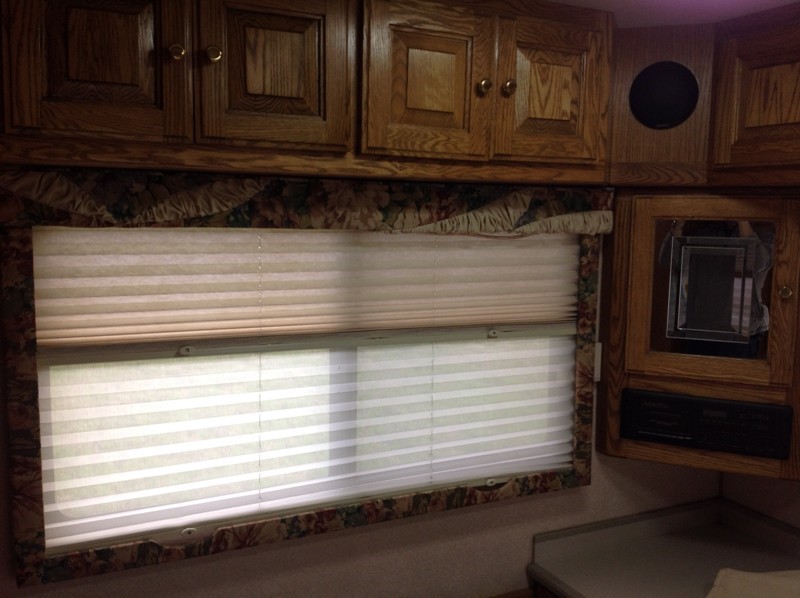 1995 Monaco Crown Royale Signature 40 Admiral - 035