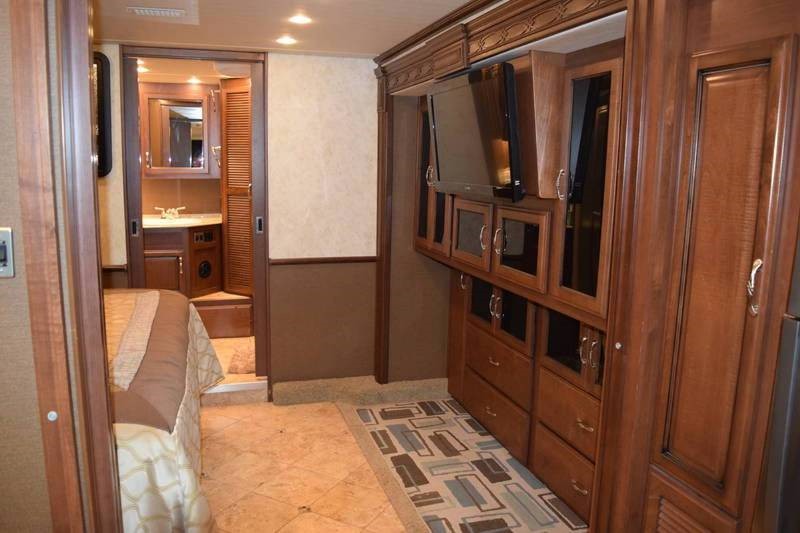 2012 Fleetwood Expedition 38S - 005