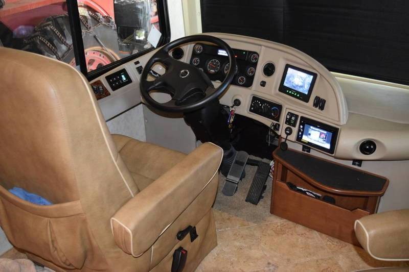 2012 Fleetwood Expedition 38S - 009