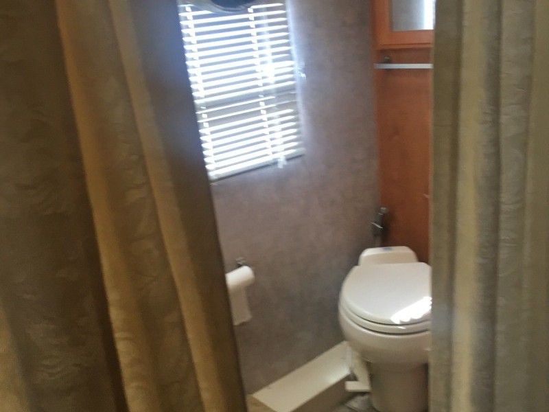 2005 Coachmen Cross Country - 005