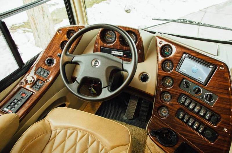 2017 Forest River Berkshire 38A - 004