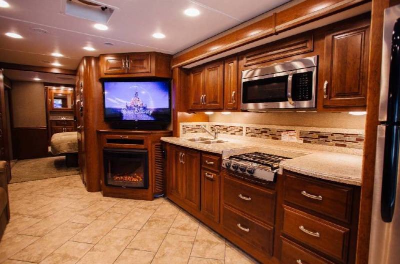 2017 Forest River Berkshire 38A - 009