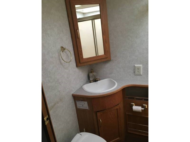 2004 Winnebago Sunova 35N - 008