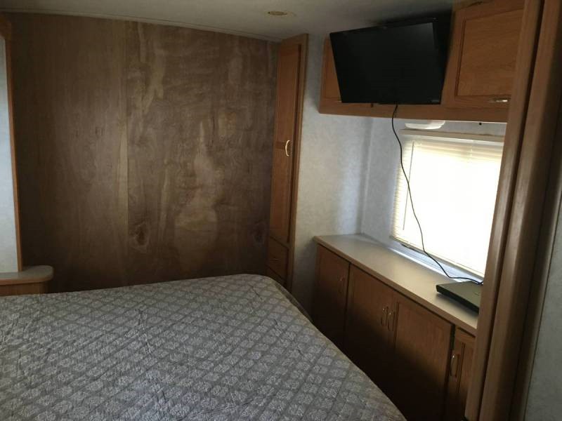 2004 Winnebago Sunova 35N - 009