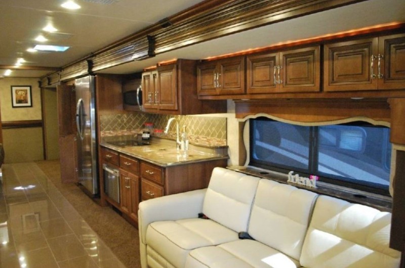 2014 Fleetwood Providence 42M - 008