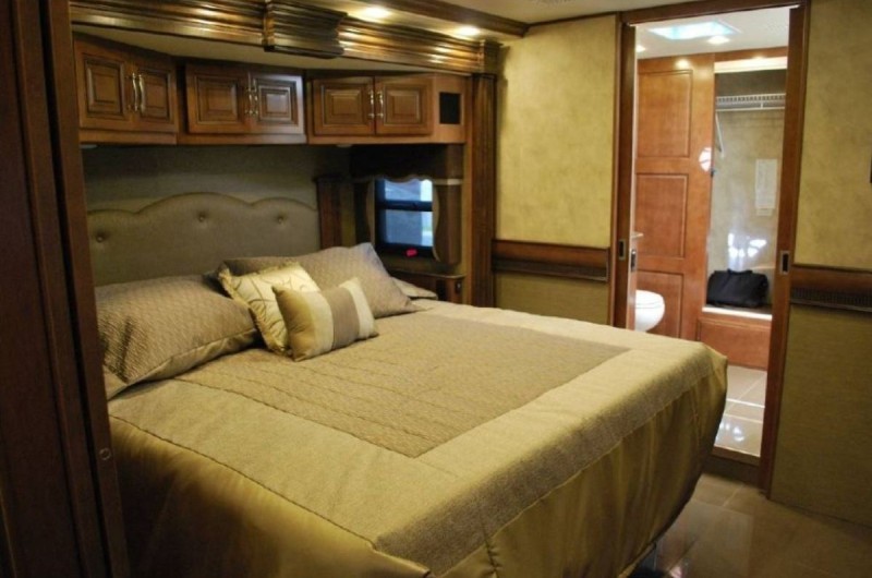 2014 Fleetwood Providence 42M - 011