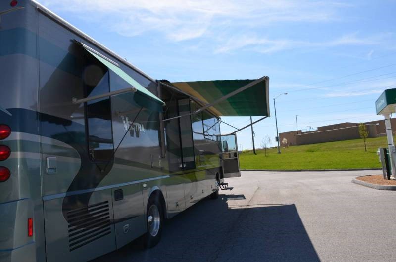 2004 Winnebago Vectra 40AD