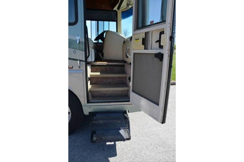 2004 Winnebago Vectra 40AD - 007