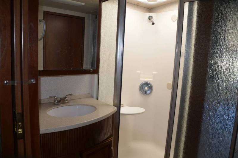 2004 Winnebago Vectra 40AD - 019