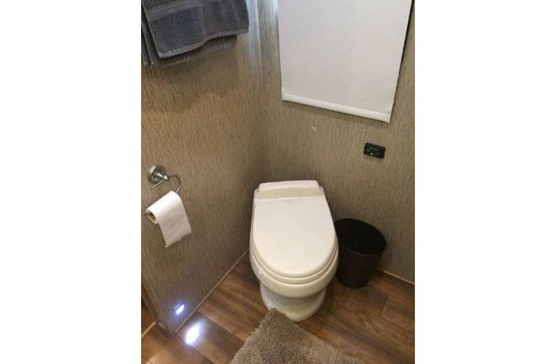 2016 Newmar Ventana LE 4037 - 019