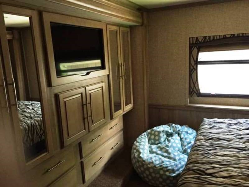 2015 Coachmen Encounter 36BH - 012