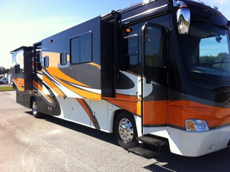 2007 Coachmen Sportscoach Legend 40QS - 011