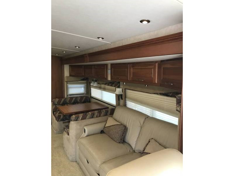 2005 Winnebago Vectra KD - 005