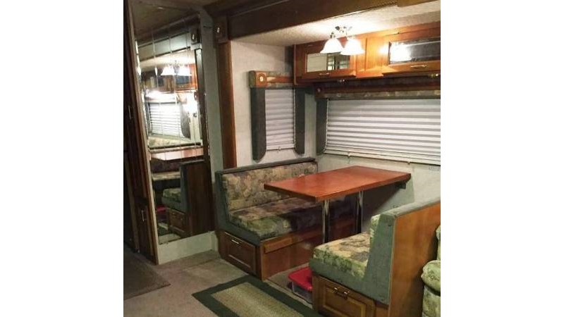 2003 Gulf Stream Sun Voyager M8239 MXA - 003