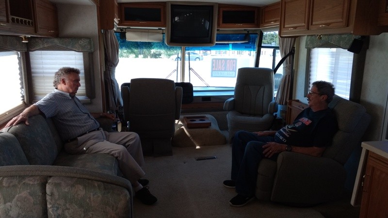 2000 Winnebago Adventure - 005