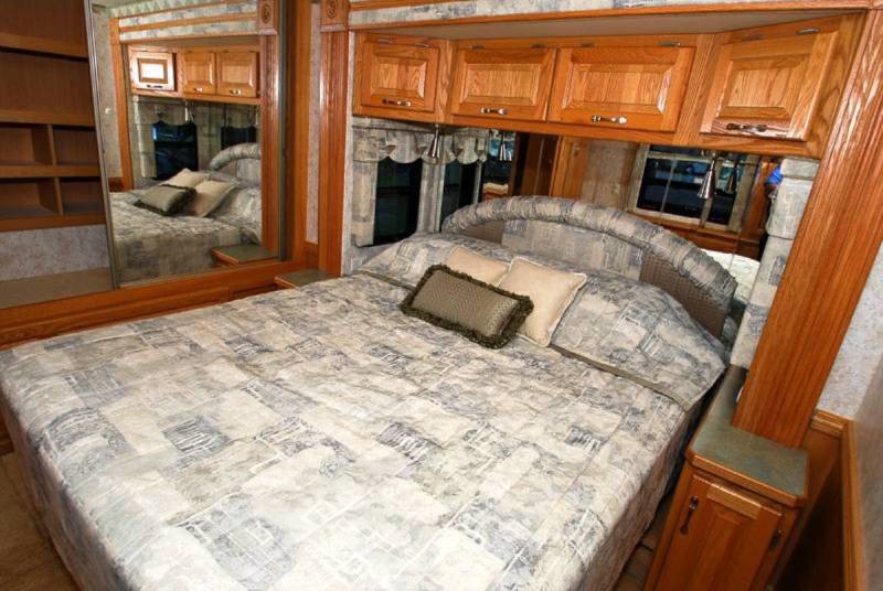 2004 Newmar Dutch Star 4010 - 010