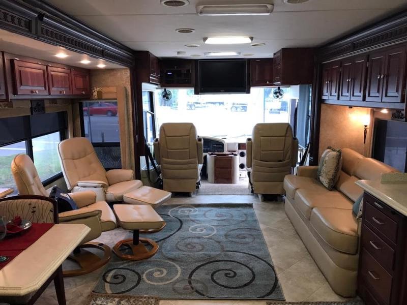 2009 Tiffin Phaeton 40QTH - 005