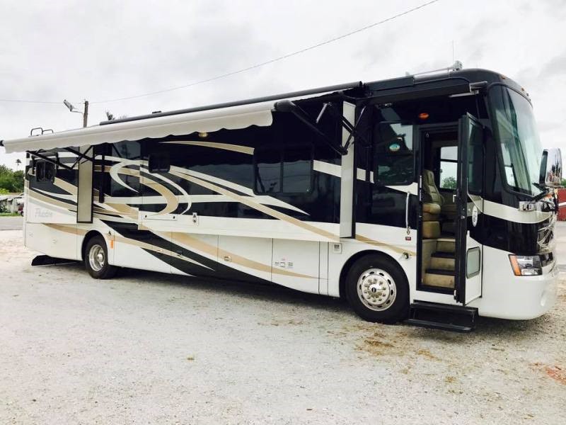 2009 Tiffin Phaeton 40QTH - 012