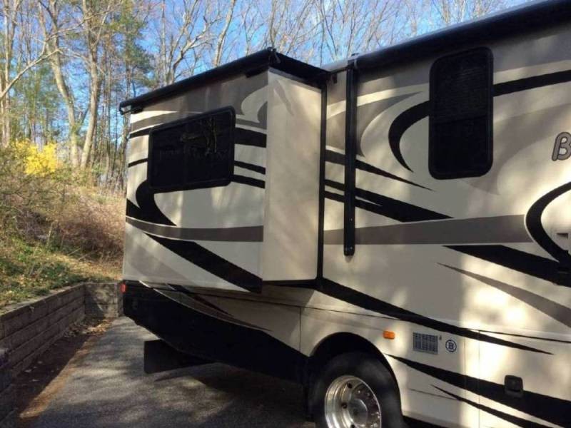 2014 Fleetwood Bounder 35K - 005
