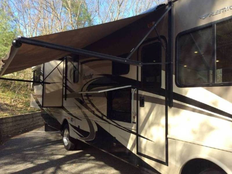 2014 Fleetwood Bounder 35K - 007