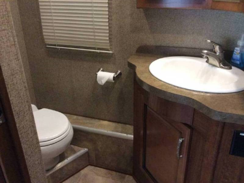 2014 Fleetwood Bounder 35K - 019