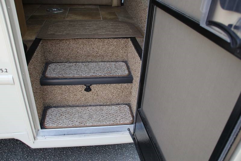 2016 Thor Motor Coach Vegas 25.2 - 021