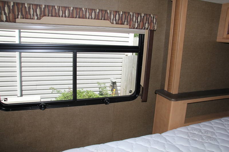 2016 Thor Motor Coach Vegas 25.2 - 039