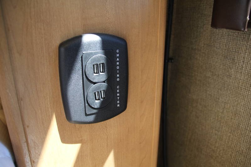 2016 Thor Motor Coach Vegas 25.2 - 042