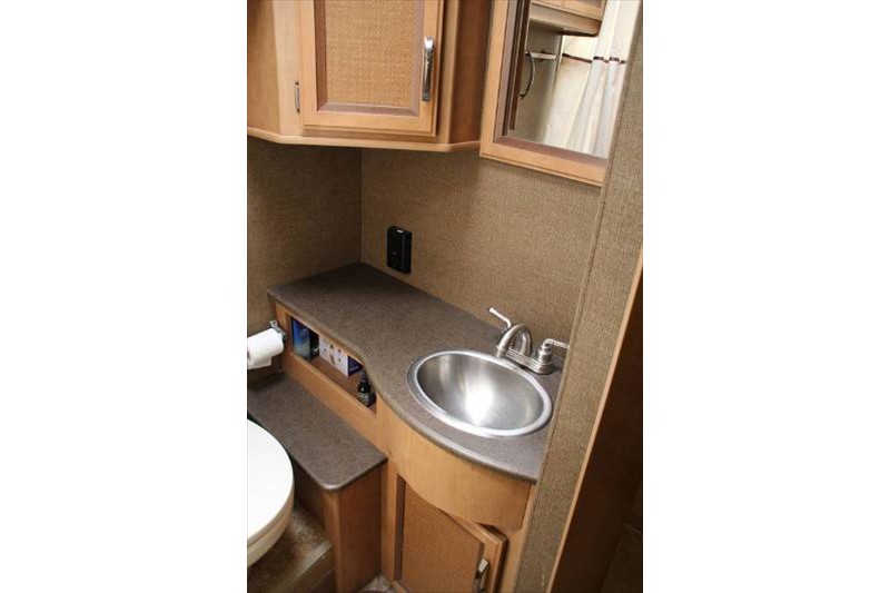 2016 Thor Motor Coach Vegas 25.2 - 050