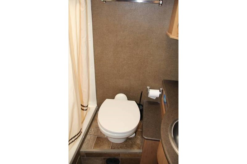 2016 Thor Motor Coach Vegas 25.2 - 052