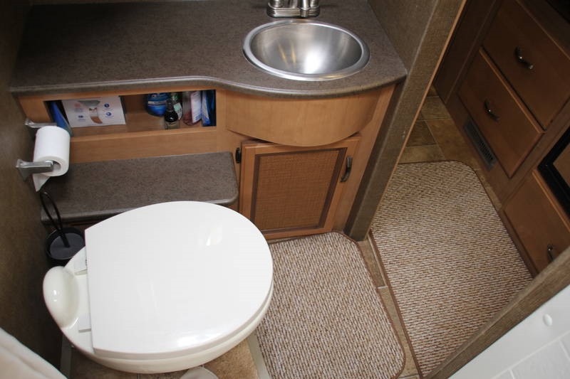 2016 Thor Motor Coach Vegas 25.2 - 056